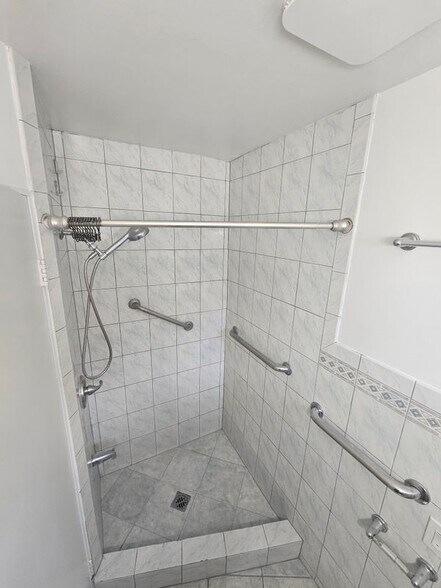 Building Photo - 5091 Quail Cir