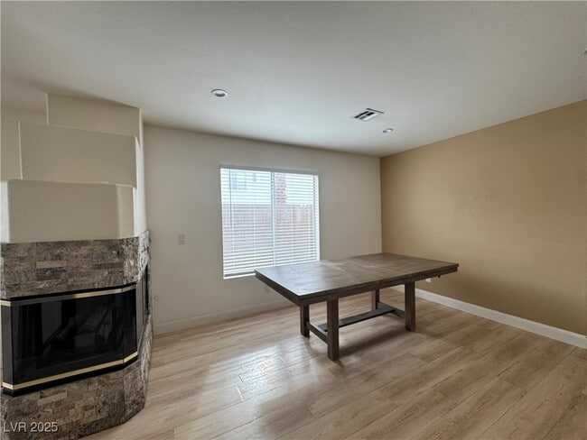 Building Photo - 4454 Bertram Ln