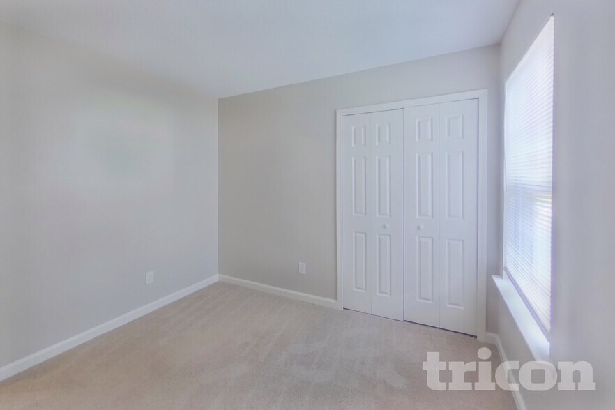 Building Photo - 562 Chisolm Way