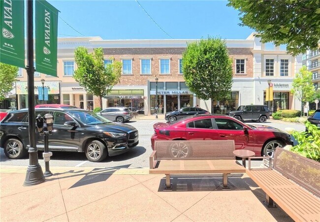 Building Photo - 120 Grand Cres