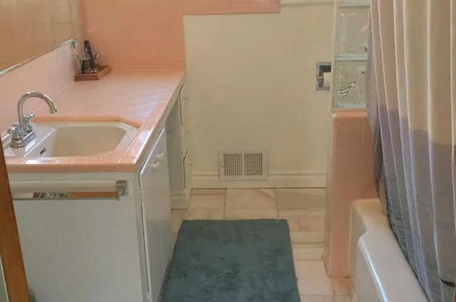 Building Photo - 4115 48th Ave S