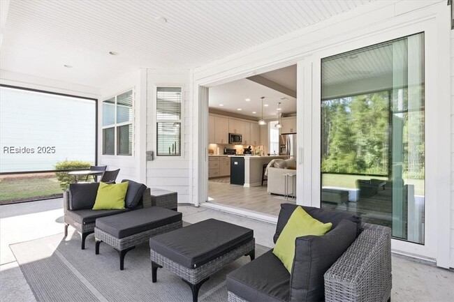 Building Photo - 731 Harborside Dr