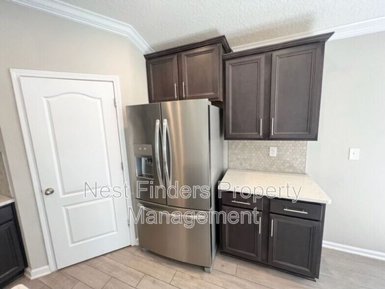 Building Photo - 33 Pickett Dr