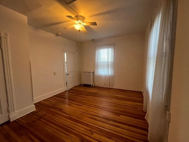 Building Photo - Brookland Grand 4917 sqft 8bd 3.5bth Home | Huge Front Porch | Large Back Yard