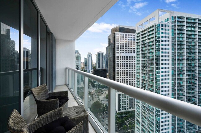 Building Photo - 485 Brickell Ave