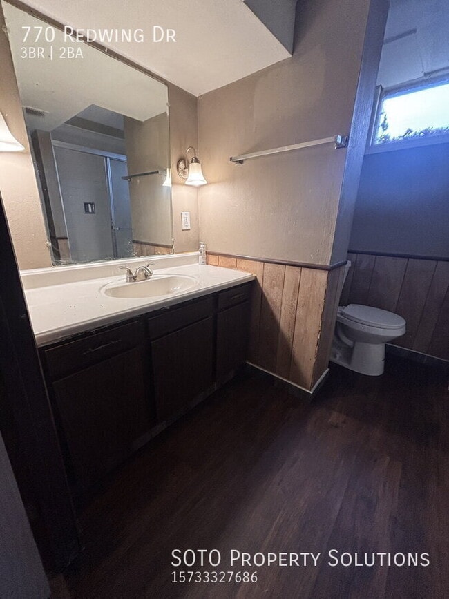 Building Photo - 770 Redwing Dr