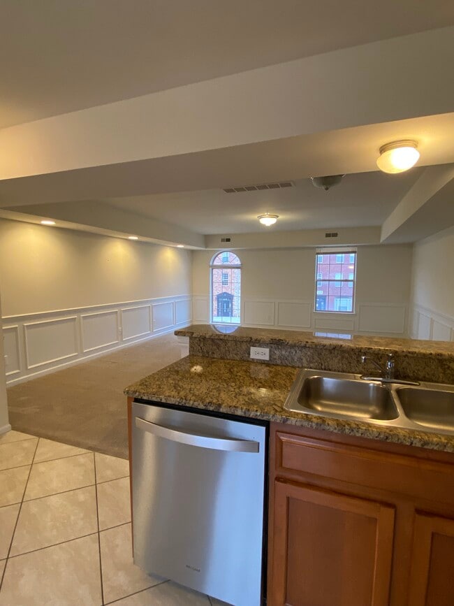 Building Photo - 14055 Lakeside Blvd N