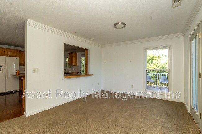 Building Photo - 2084 Allenridge Dr
