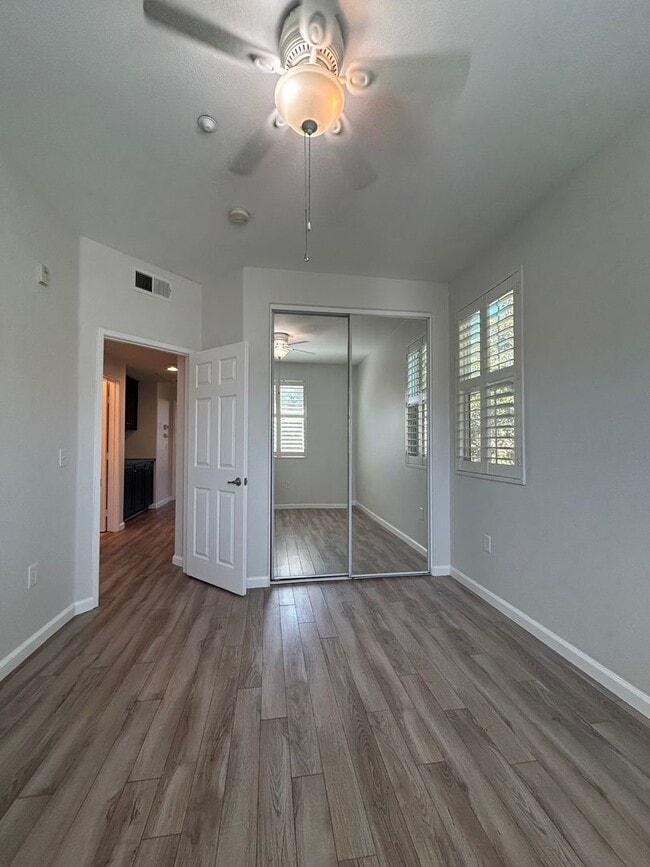 Building Photo - Move in special !!! $1000 off first month rent on approved credit with a 1 year lease.
