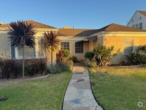 Building Photo - 3bd 2ba House
