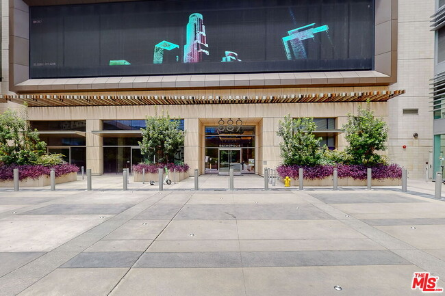 Building Photo - 889 Francisco St