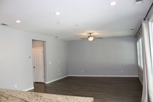 Building Photo - 1280 Cornell Dr