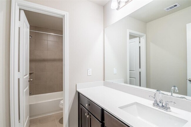 Building Photo - 12502 Llano Estacado Dr