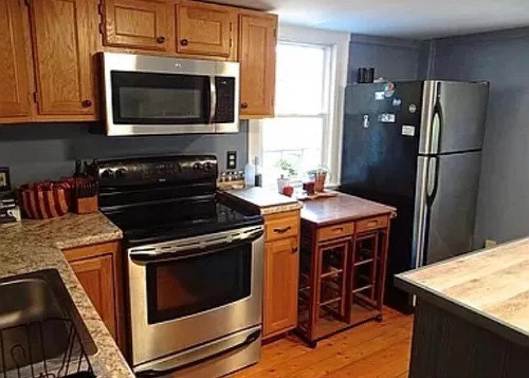 Building Photo - 12 Portland Ave