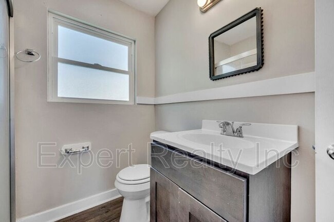 Building Photo - 1061 57th St