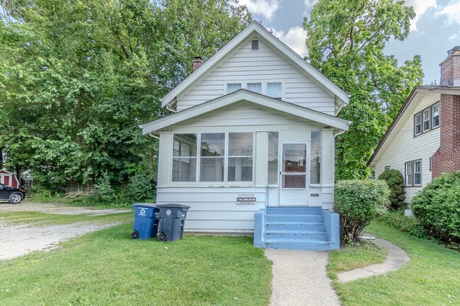 Building Photo - 1014 Woodlawn Ave