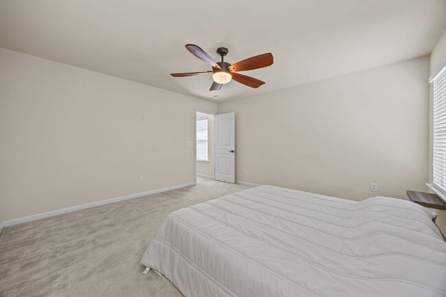 Building Photo - 4320 Lyman Ave
