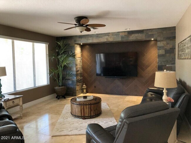 Building Photo - 14345 W Caribbean Ln