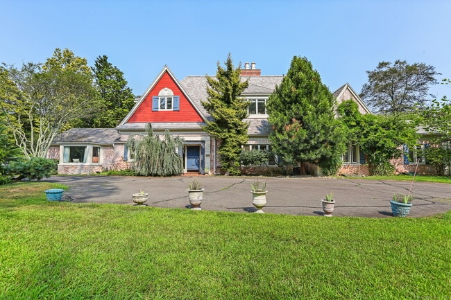 Primary Photo - 37 Green Acre Ln