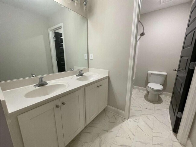 Building Photo - 301 Omnia Ridge Way