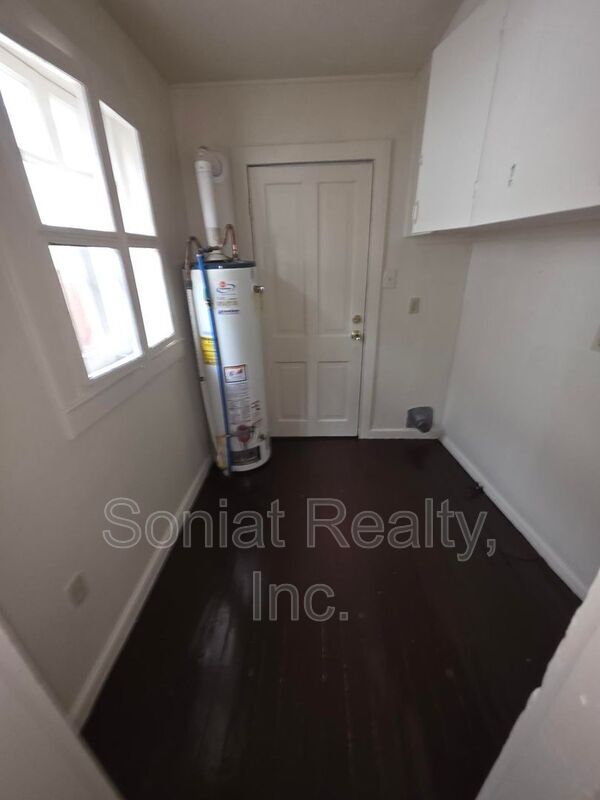 Building Photo - 517 S Genois St