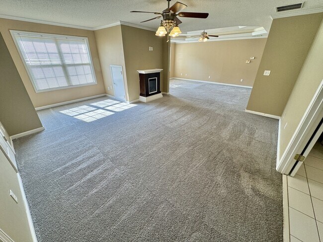 Building Photo - 431 Whitewater Tr