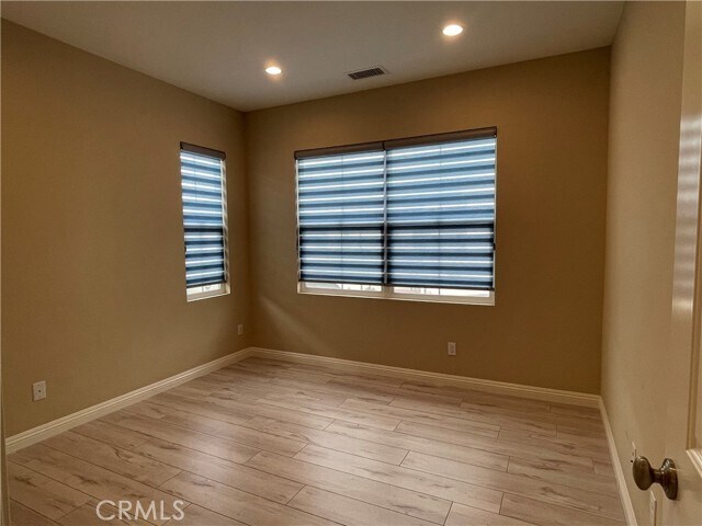 Building Photo - 121 Waterleaf