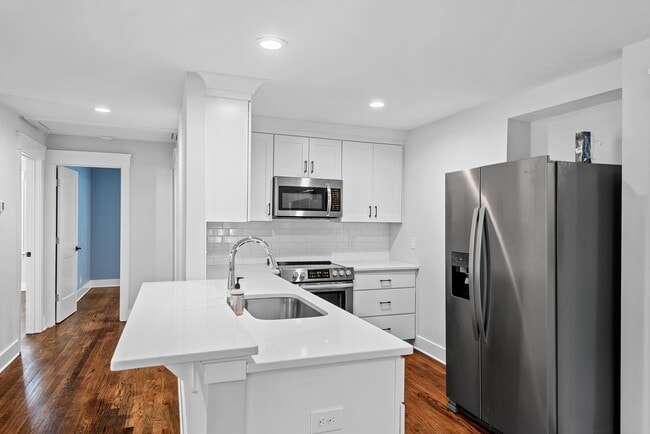 Building Photo - 2 Bedroom Ranch Style Home close to Downtown Raleigh