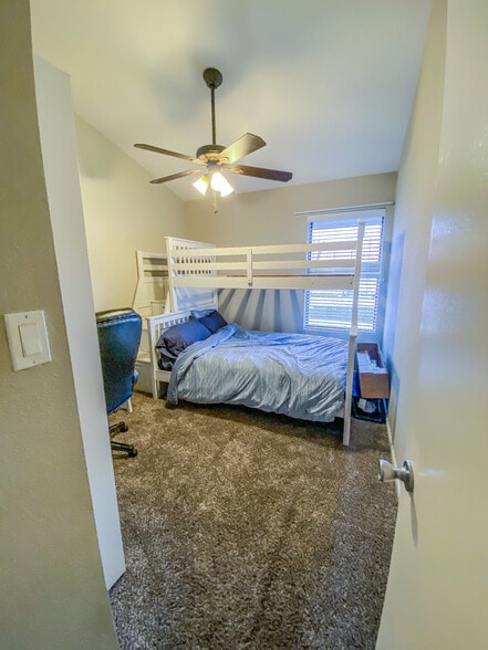 Building Photo - 6262 E Brown Rd