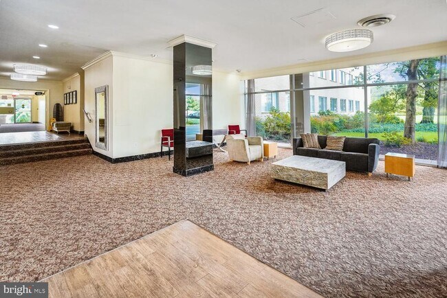 Building Photo - 6631 Wakefield Dr