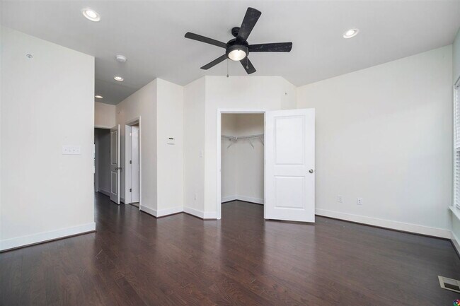 Building Photo - 5302 Masons Ln