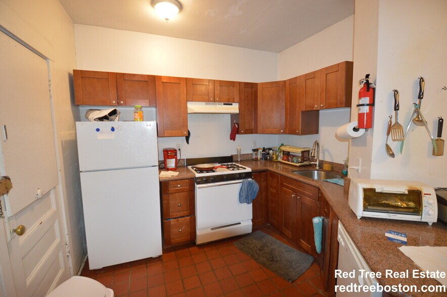 Building Photo - 66 Egmont St