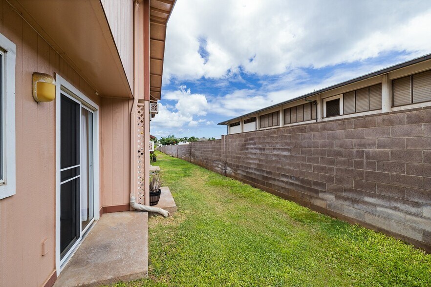 Building Photo - 91-1165-1165 Kamaaha Loop