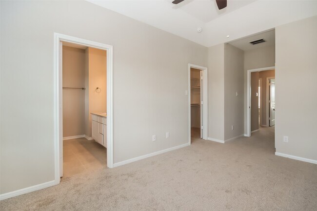 Building Photo - 18735 Lake Harbor Ct