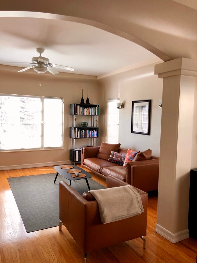 Living Room - 827 12th St