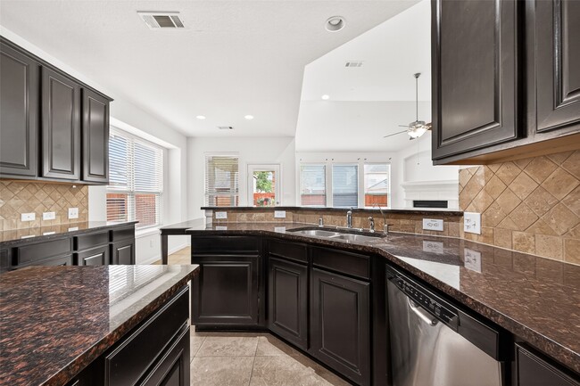 Building Photo - 17415 Sandalisle Ln