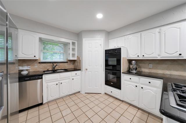 Building Photo - 2227 Timberwood
