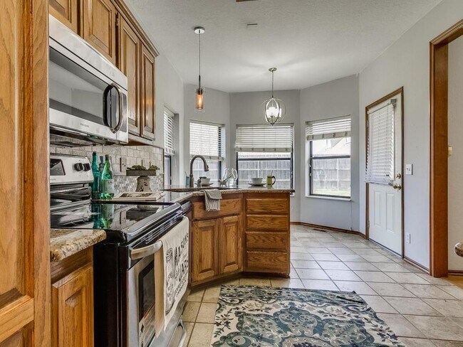 Building Photo - 18513 Chestnut Oak Dr