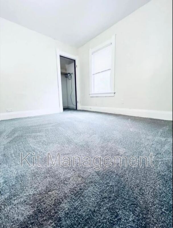 Building Photo - 619 Durango Dr