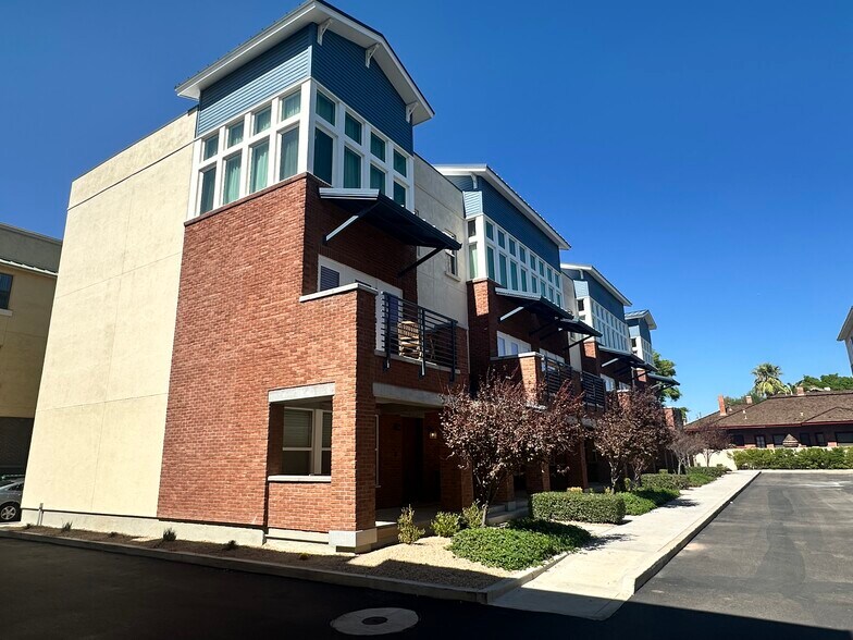 Building Photo - 808 N 4th Ave