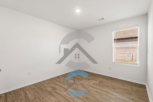 Building Photo - 114 E Sunbelt Ct