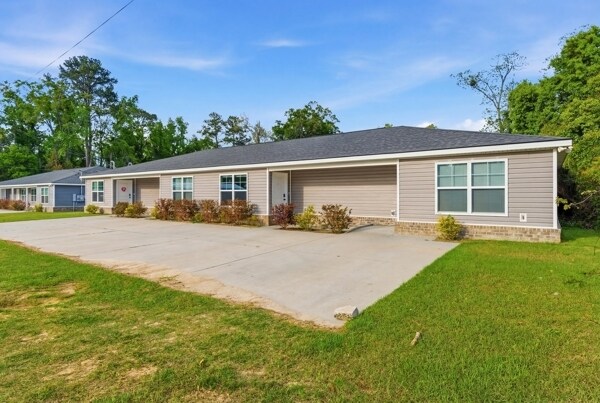 Building Photo - 34 Pine St