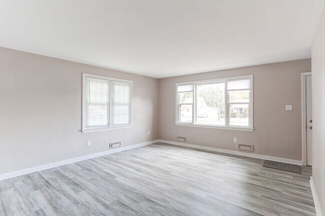 Building Photo - 336 Snyder Ave
