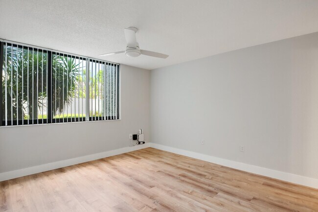Building Photo - 4242 Deste Ct