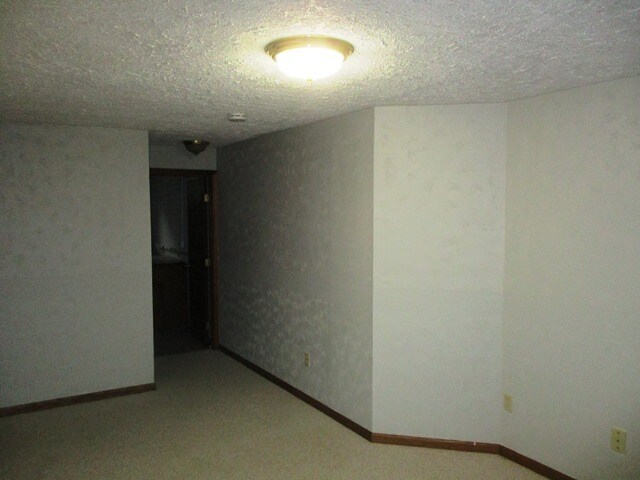 Building Photo - 1115 Chatham Ln