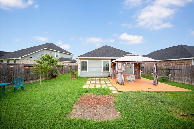 Building Photo - 31206 Whitfield Ct
