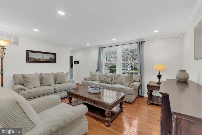 Building Photo - 8271 Raindrop Way