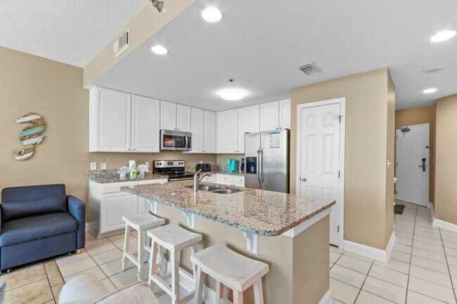 Building Photo - 455 E Beach Blvd