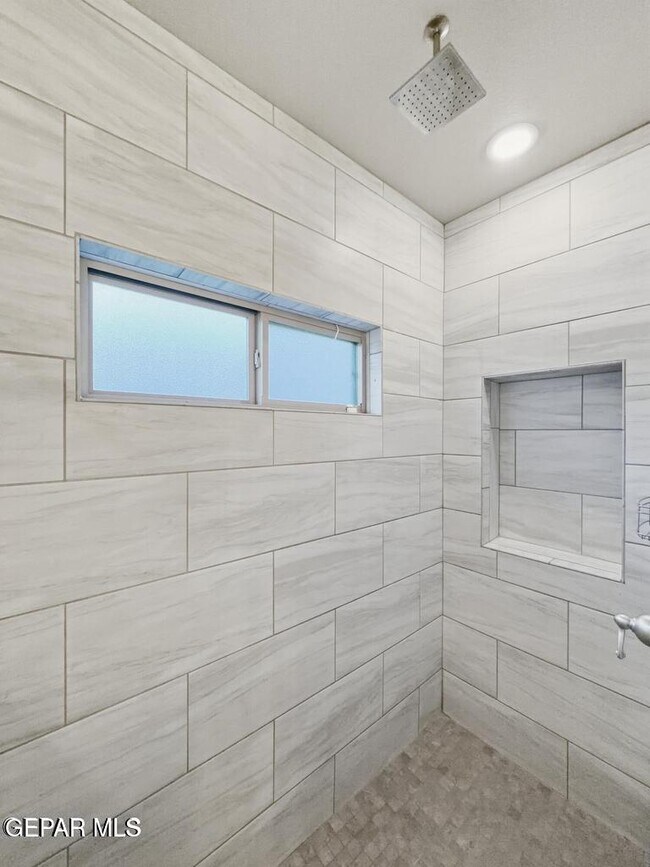 Building Photo - 14616 Tierra Burgos