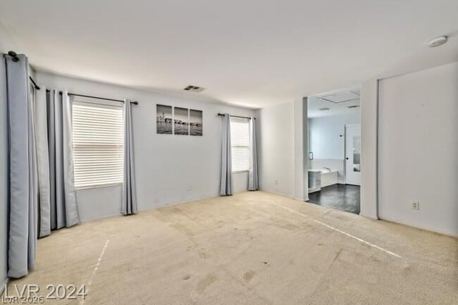 Building Photo - 9469 Green Vineyard Ave